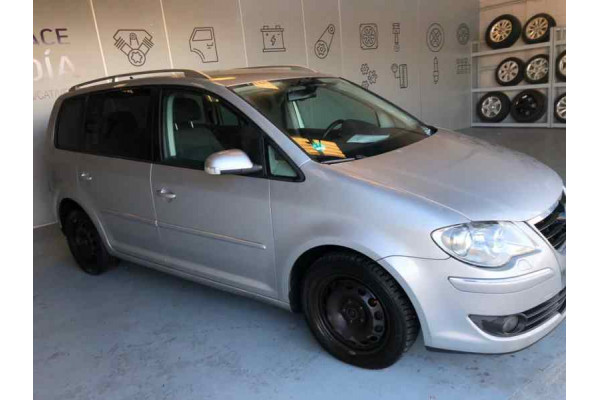 00593  VOLKSWAGEN TOURAN (1T2)  Advance