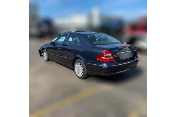 01076  MERCEDES BM SERIE 211 BERLINA  E 320 (211.065)