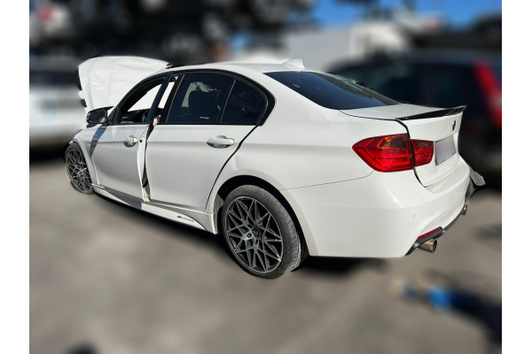 01198  BMW BAUREIHE 3 LIM. (F30)  328i