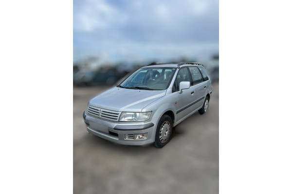 01216  MITSUBISHI SPACE WAGON (N80/N90)  2.4 Family