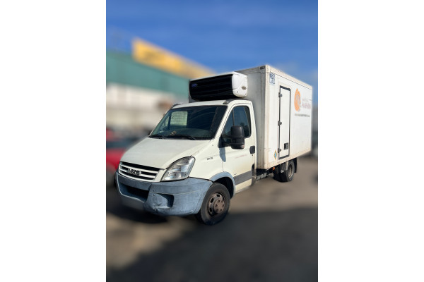 01221  IVECO DAILY  CAJA CERRADA  (2006 )  Caja cerrada gran espacio 35C... batalla 3300