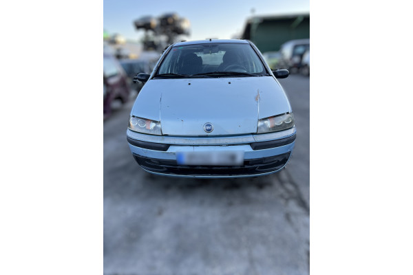 01349  FIAT PUNTO BERLINA (188)  1.2 8V ELX (I)