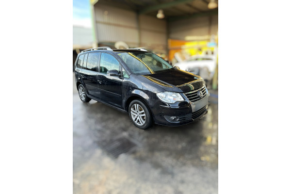 01369  VOLKSWAGEN TOURAN (1T2)  Advance