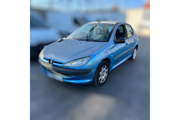 01461  PEUGEOT 206 BERLINA  XR