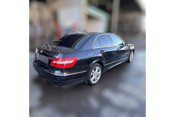 01470  MERCEDES BM 212 E-KLASSE LIM.  220 CDI BlueEfficiency (212.002)