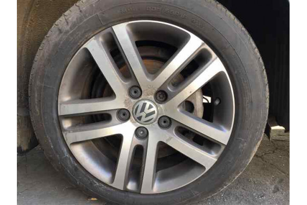 00245  VOLKSWAGEN TOURAN (1T2)  Advance