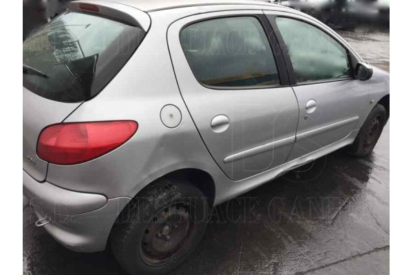 00380  PEUGEOT 206 BERLINA  XT