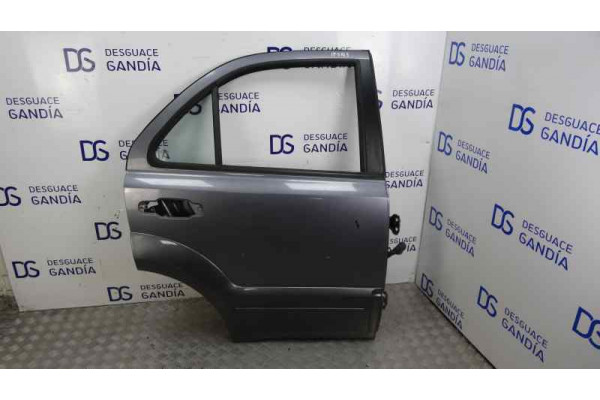 PUERTA TRASERA DERECHA  KIA SORENTO I  2.5 CRDI 140CV 2497CC 2006 GRIS OSCURO