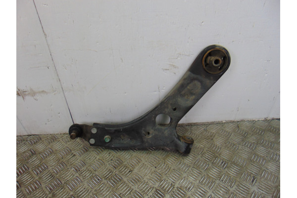 BRAZO SUSPENSION INFERIOR DELANTERO DERECHO  HYUNDAI I30  1.4 99CV 1396CC 2012