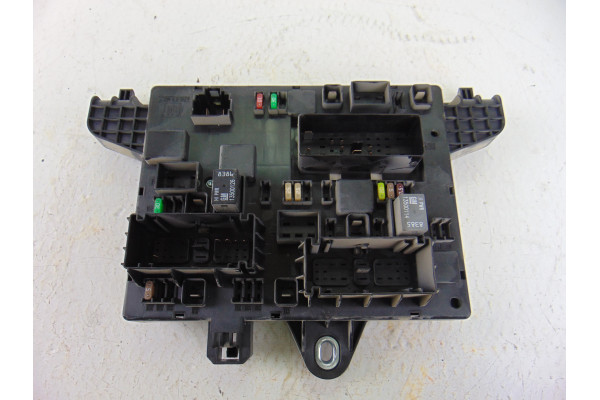 CAJA RELES / FUSIBLES  OPEL ASTRA J  1.3 CDTI (68) 95CV 1248CC 2010 13302300