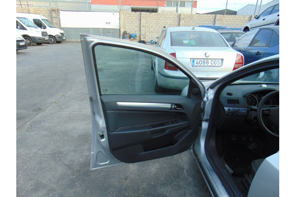 PUERTA DELANTERA IZQUIERDA| OPEL- 1.7 CDTI (L48) 110CV 1686CC| **MATERIAL MONTADO EN COCHE CONSULTE DISPONIBILIDAD Y ESTADO ANTE