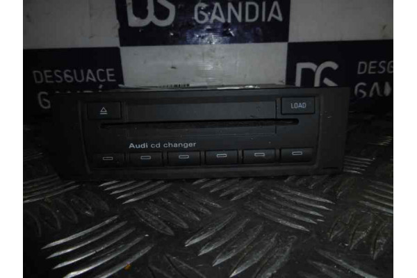 SISTEMA AUDIO / RADIO CD  AUDI A4  1.9 TDI 116CV 1896CC 2006 8E0035111D