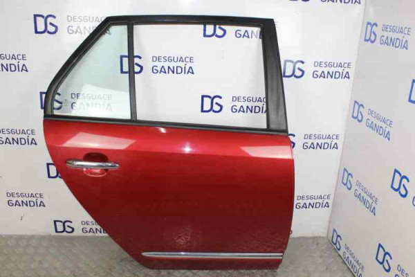 PUERTA TRASERA DERECHA  KIA CARENS III LIMUSINA  2.0 CRDI 140 140CV 1991CC 2008 GRANATE