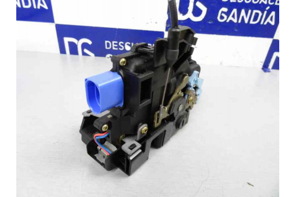 CERRADURA PUERTA TRASERA DERECHA  VOLKSWAGEN GOLF PLUS  1.9 TDI 105CV 1896CC 2006 7L0839016