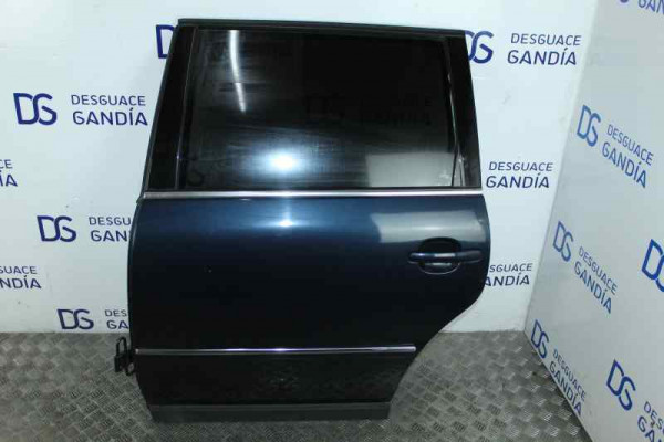 PUERTA TRASERA IZQUIERDA  VOLKSWAGEN PASSAT VARIANT  1.9 TDI 130CV 1896CC 2004 AZUL