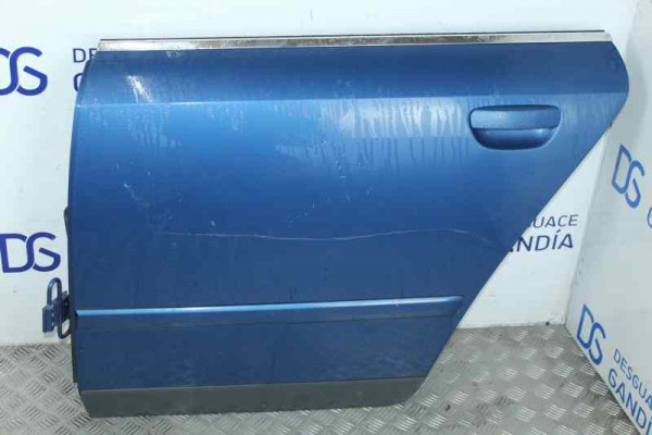 PUERTA TRASERA IZQUIERDA  AUDI A4  2.5 TDI 163CV 2496CC 2003 AZUL