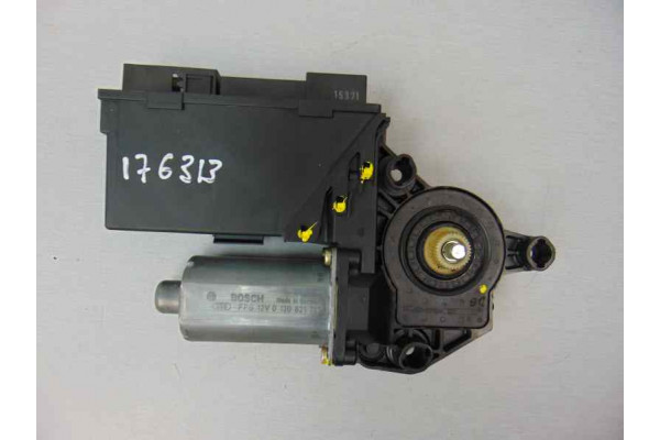 MOTOR ELEVALUNAS TRASERO IZQUIERDO  AUDI A4  2.5 TDI 163CV 2496CC 2003 8E0959801A