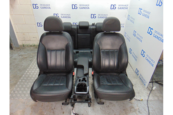 JUEGO ASIENTOS COMPLETO| OPEL- 2.0 CDTI (35) 160CV 1956CC|asiento conductor descosido incluye apoyabrazos deteriorado y cartoner