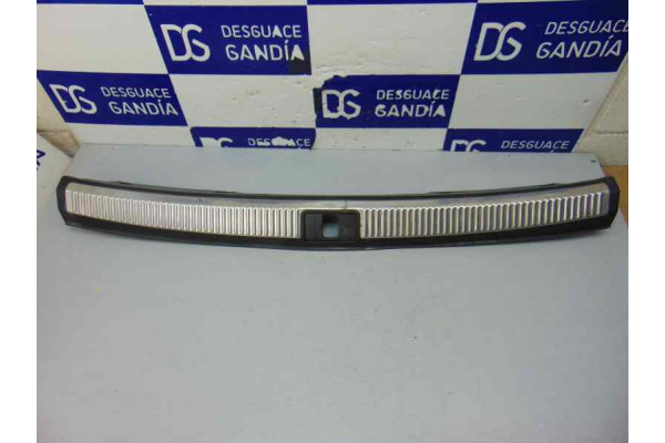 MOLDURAS TRASERAS| AUDI- 1.8 T QUATTRO 163CV 1781CC|8E9864483C REVESTIMIENTO TRASERO - 2005