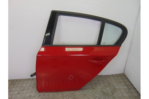 PUERTA TRASERA IZQUIERDA  BMW 1  123 D 204CV 1995CC 2009 ROJO