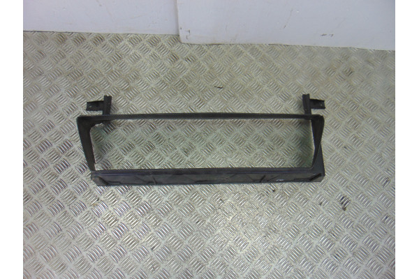 CALANDRA DELANTERA DE RADIADOR| VOLVO- 1.6 101CV 1596CC|30678474 guia de aire de intercooler - 2007